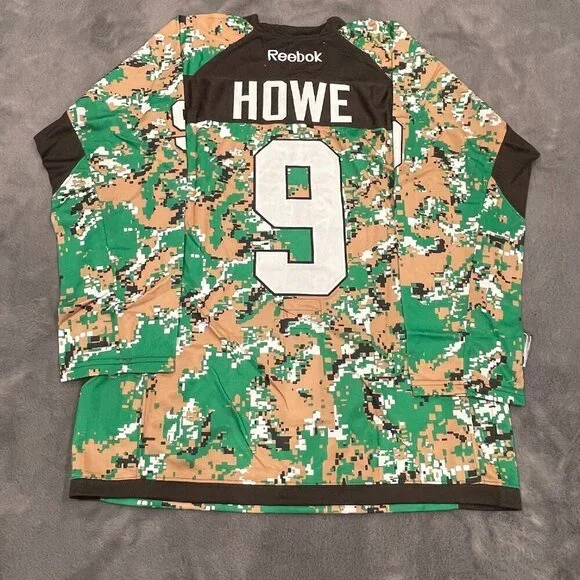 Reebok Detroit Red Wings Howe camouflage jersey - Picture 2 of 2